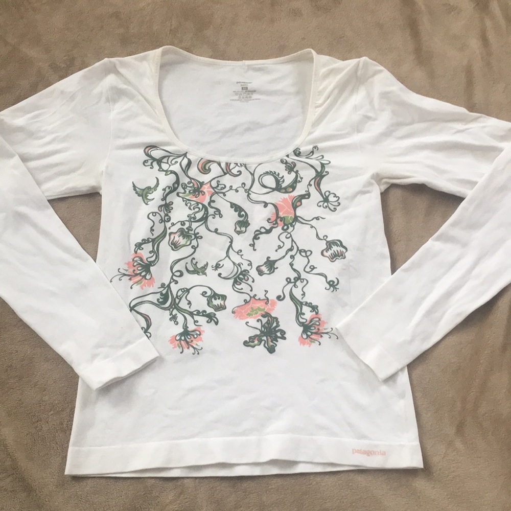 Patagonia yoga / work out shirt. EUC